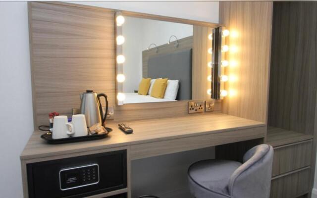 Guest Rooms @ 128