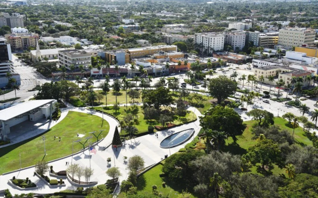 Luxury 2BR Condos at Hollywood Beach
