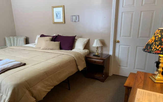 Love Hotels St John River by OYO at Fort Kent ME