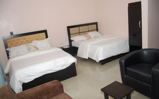 Allan Keri Hotel And Suites