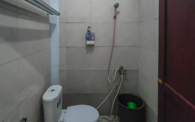 Hotel Fadhila Topoyo – Bathroom – Topoyo