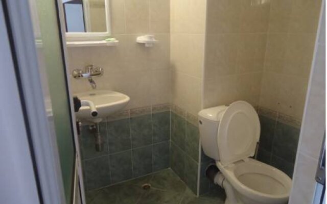 White Rose Family Hotel