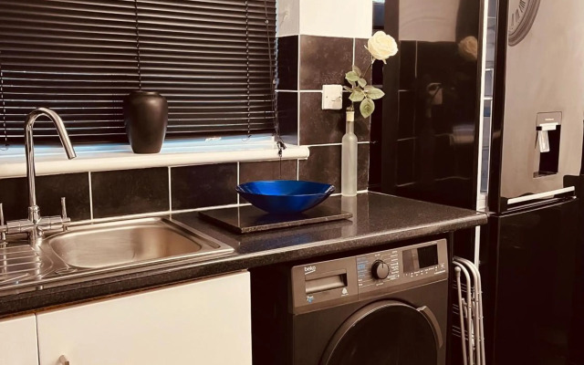 Cosy and Peaceful Maisonette with Terrace, Kidderminster