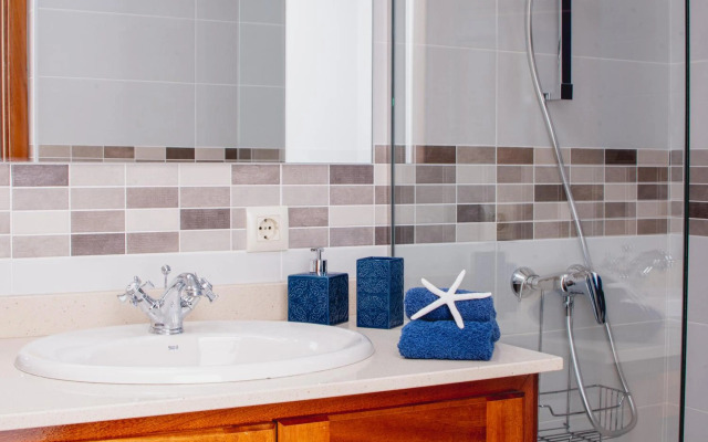 FRONTLINE VILLA 26, well-designed with a heated pool