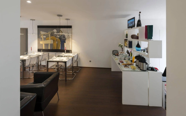 Olala Fine Arts Studios