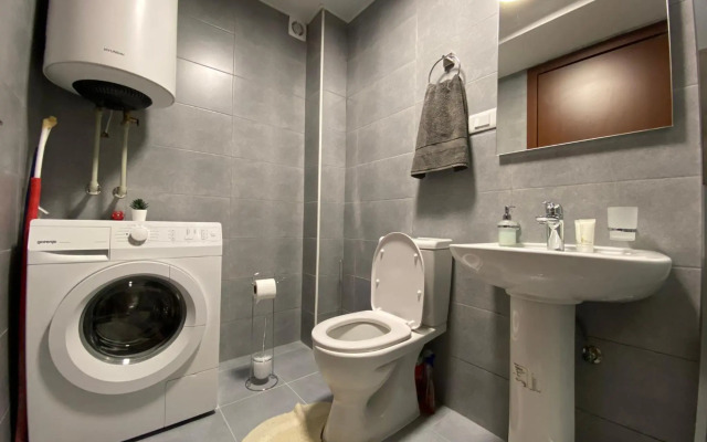 Simonovski’s Apartment 2