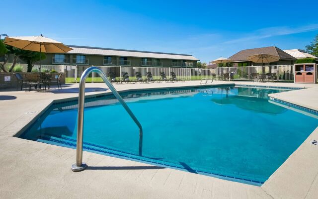 Best Western Plus Ahtanum Inn