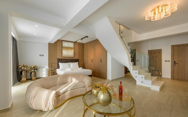 Cens Platinum Luxury Suites