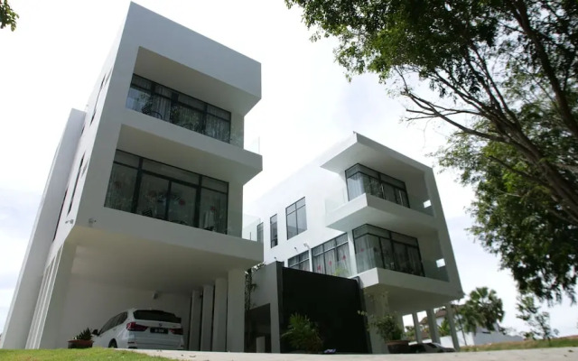 The Dahlias Luxury Residence