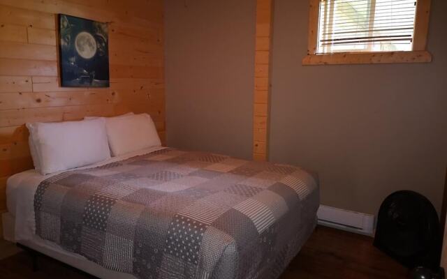 Overlook Inn & Cabins