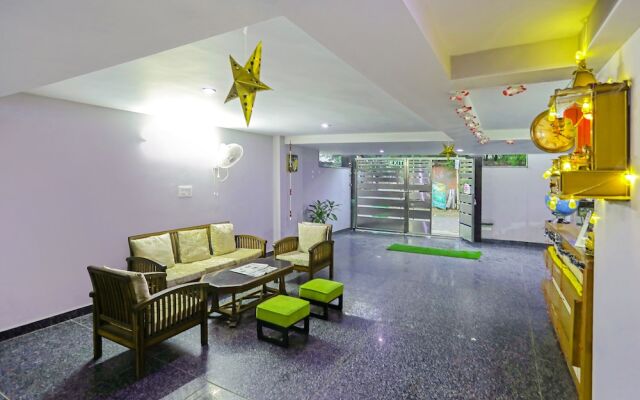 Fabhotel White House Bnb