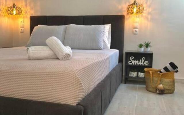 Elia Room & Garden II (new entry)