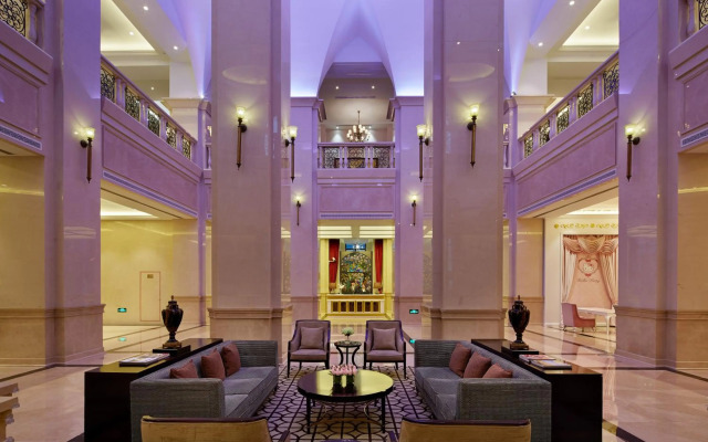 Yin Run Jin Jiang Castle Hotel