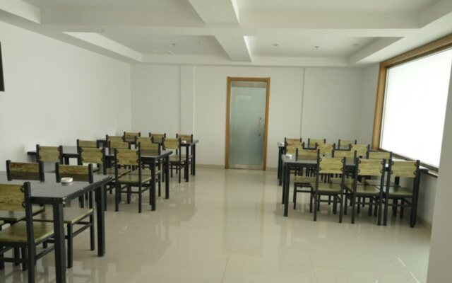 Vatica Tianjin Fifth Avenue Foreign Language Children's Hospital Hotel