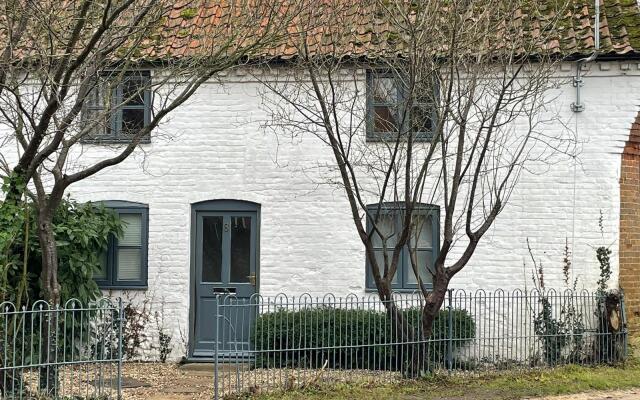 2 Bed Cosy Cottage