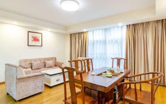Avis International Hotel