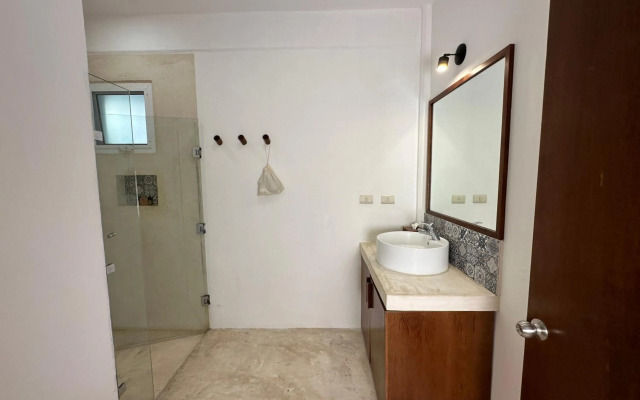 Noah Beach Hotel & Suites