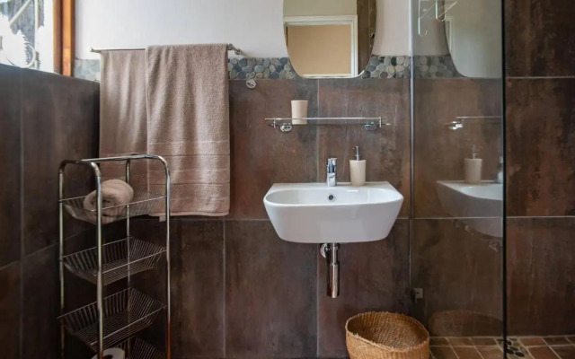 11 Deerpark Drive East