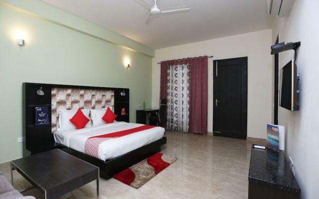 OYO 27674 Dhairya Residency