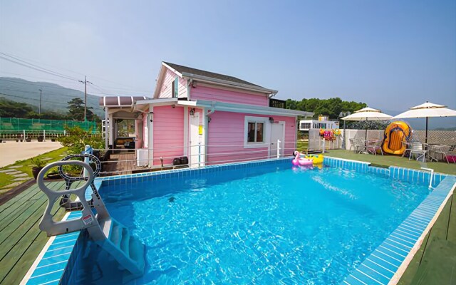 Ganghwa Pink House Pension