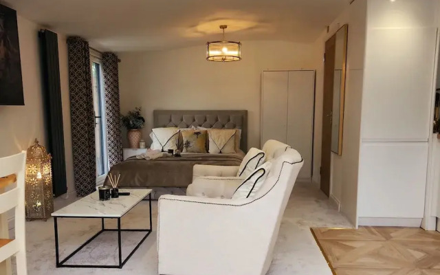 Luxury Studio - Ideal for Couples