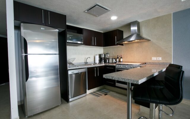 24th Floor Beachfront 1 Bedroom