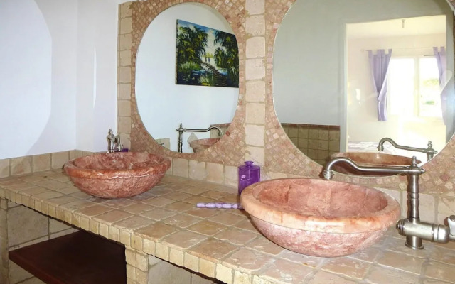 Premium Villa With Garden and Pool, Lambesc