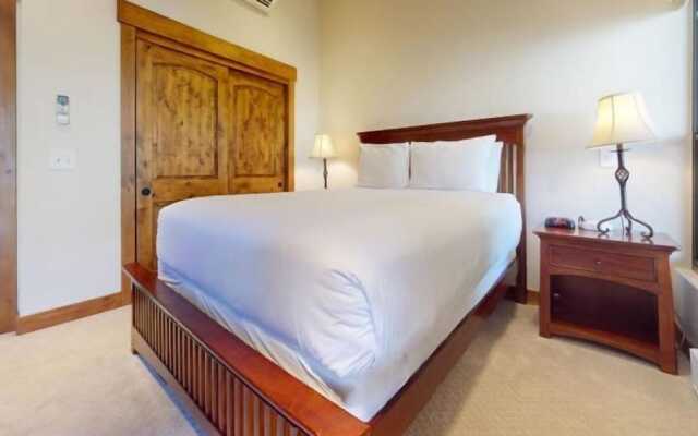 Lionshead Village Landmark Condos 3 Bedroom