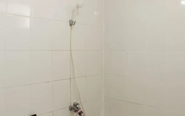 Comfy And Tranquil 2Br Bassura City Apartment Near Mall