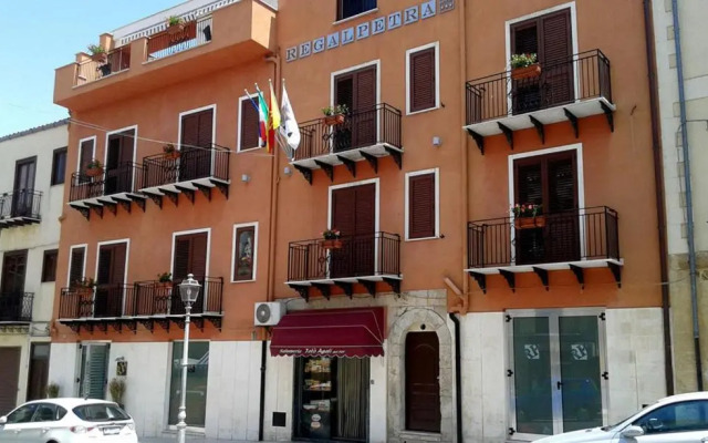 Regalpetra Hotel