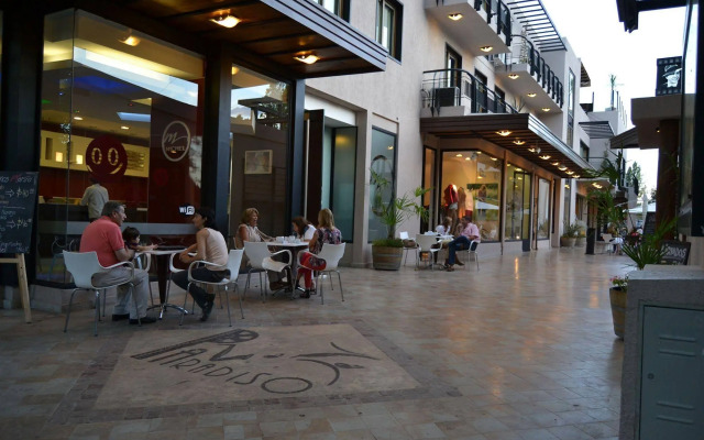 Plaza Paradiso Petit Hotel