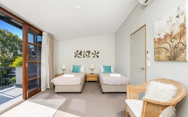Byron Bay Accom Unit 2 21-25 Fletcher Street - Casablanca at Bogarts – Guest Rooms – Byron Bay