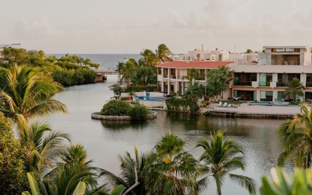 Penthouse with Private Pool 304