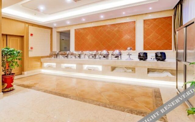 Vienna 3 Best Hotel (Yingshan Bus Station)