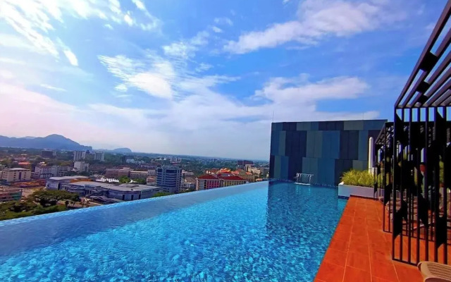 The Horizon Ipoh Dual L13A by Grab A Stay