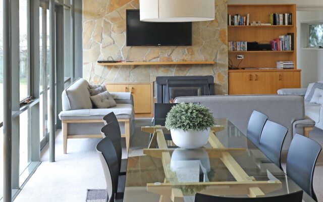 Yarra Valley Grand Hotel