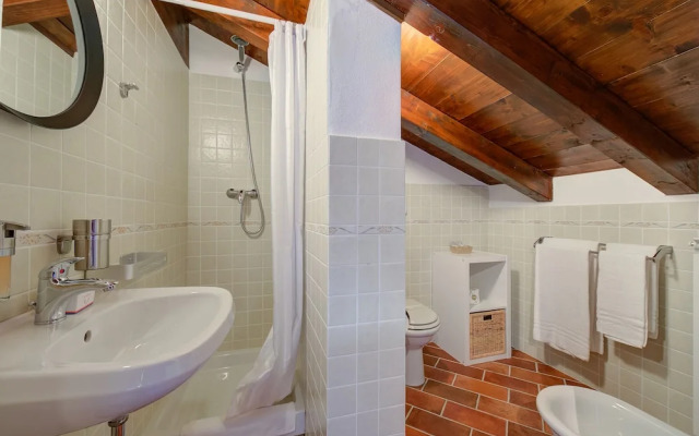 La Voce Del Lago Pied Dans L' Eau