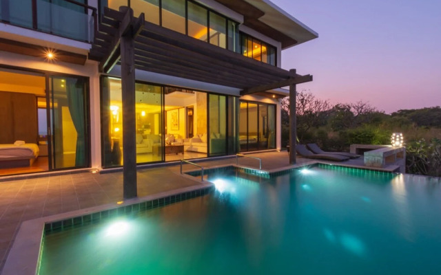 Beach Front 4 Bedroom Pool Villa RV