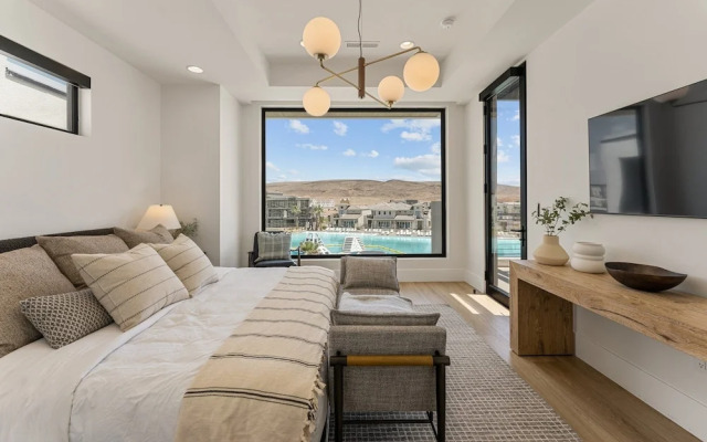 Luxury Beachside 7 Bedroom Home