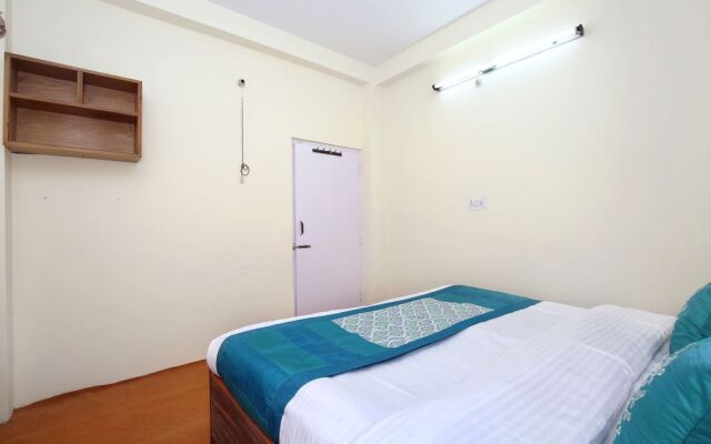 OYO 10165 Home 2BHK Snow View Apartment