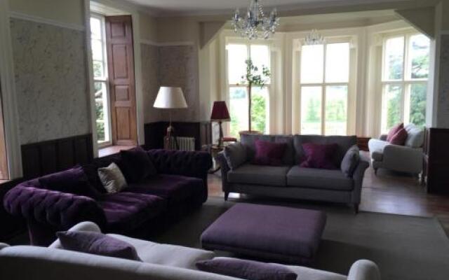 Buckenhill Manor