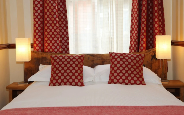 The Waves: Yorkshire Coast B&B