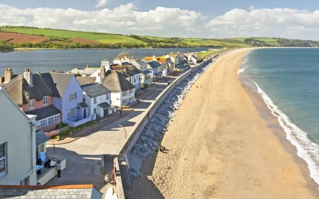 The Barn, 20 At The Beach