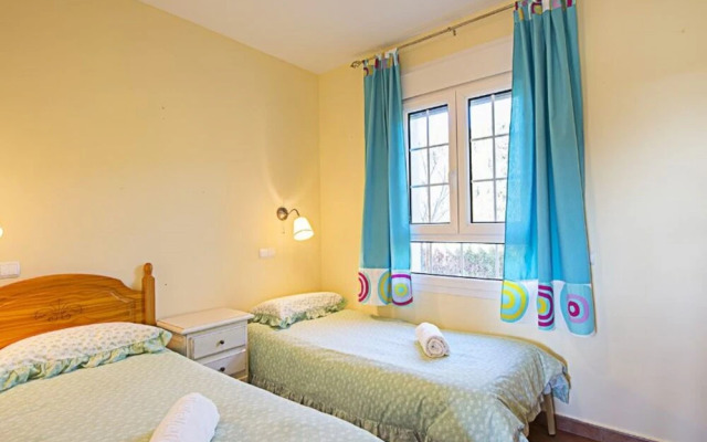 Villa - 6 Bedrooms with Pool, WiFi and Sea views - 106412