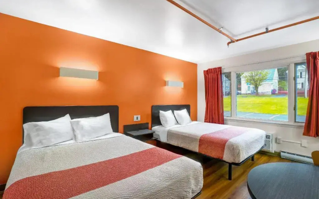 Motel 6 Ilion, NY