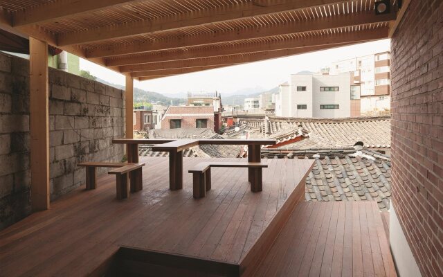 Hanok Residence Hotel Side