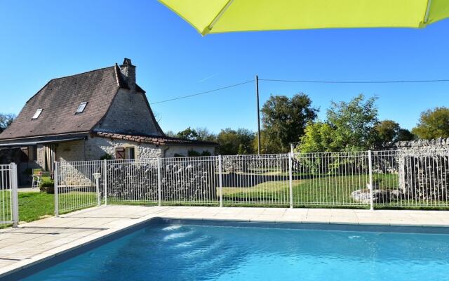 Authentic Holiday Home with Private Swimming Pool And Stunning View in France