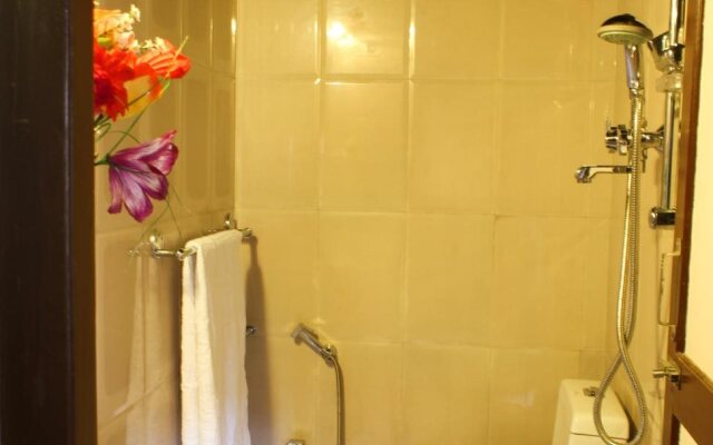 Hiranya Guest House