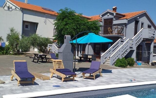 Vojni - With Pool - A1 Dvosobni