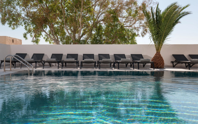 Mar n Mar Crown Hotel and Suites
